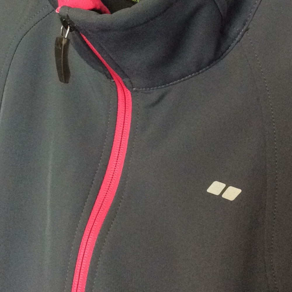 Koppen Softshell Jacket Size M - image 2